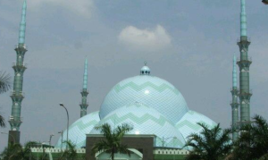 Al Azhom Mosque