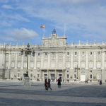 Why it is convenient to get an airport taxi from Barajas airport to Madrid City Centre